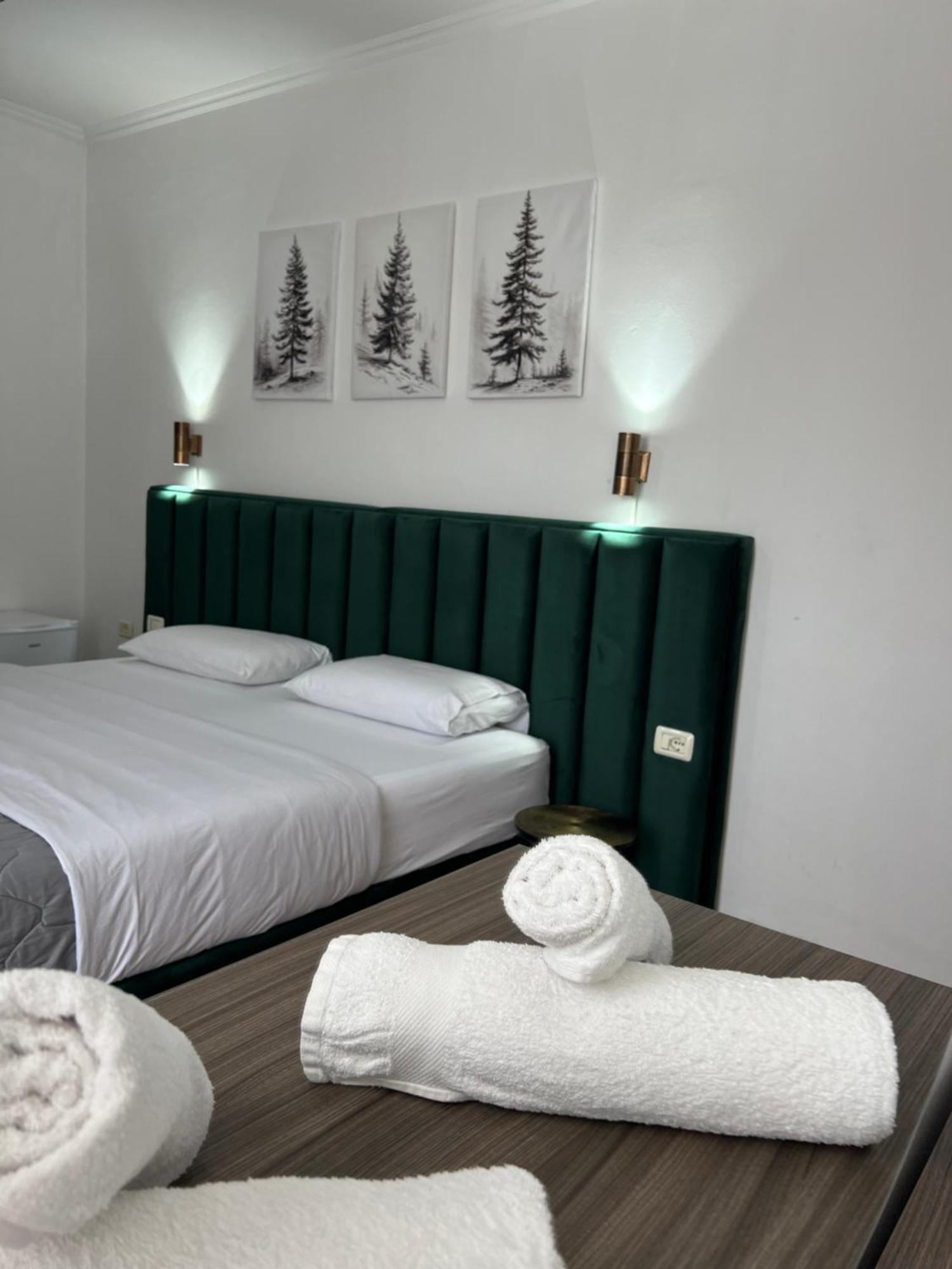 Hotel Floga Shkoder Ngoại thất bức ảnh