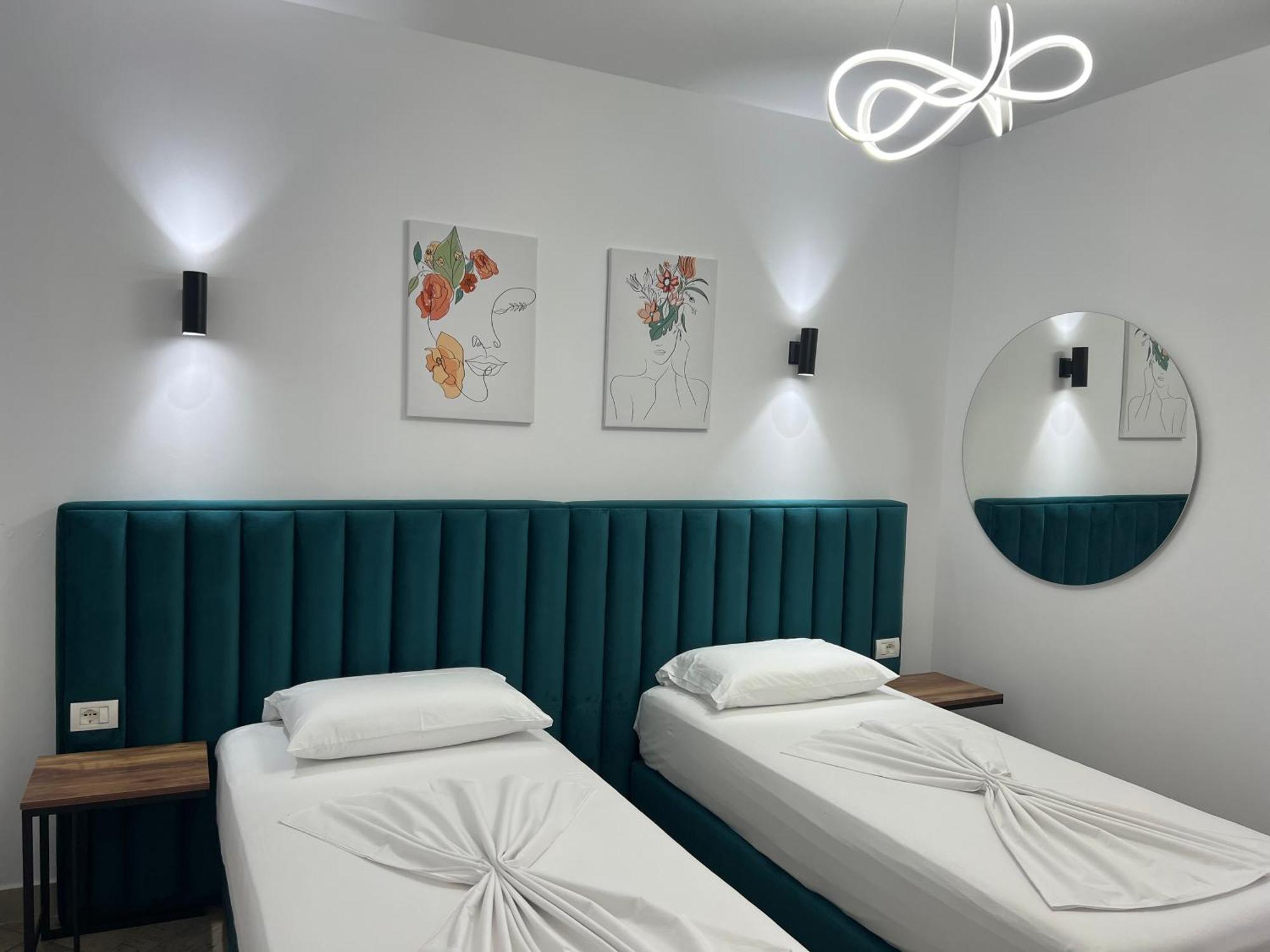 Hotel Floga Shkoder Ngoại thất bức ảnh