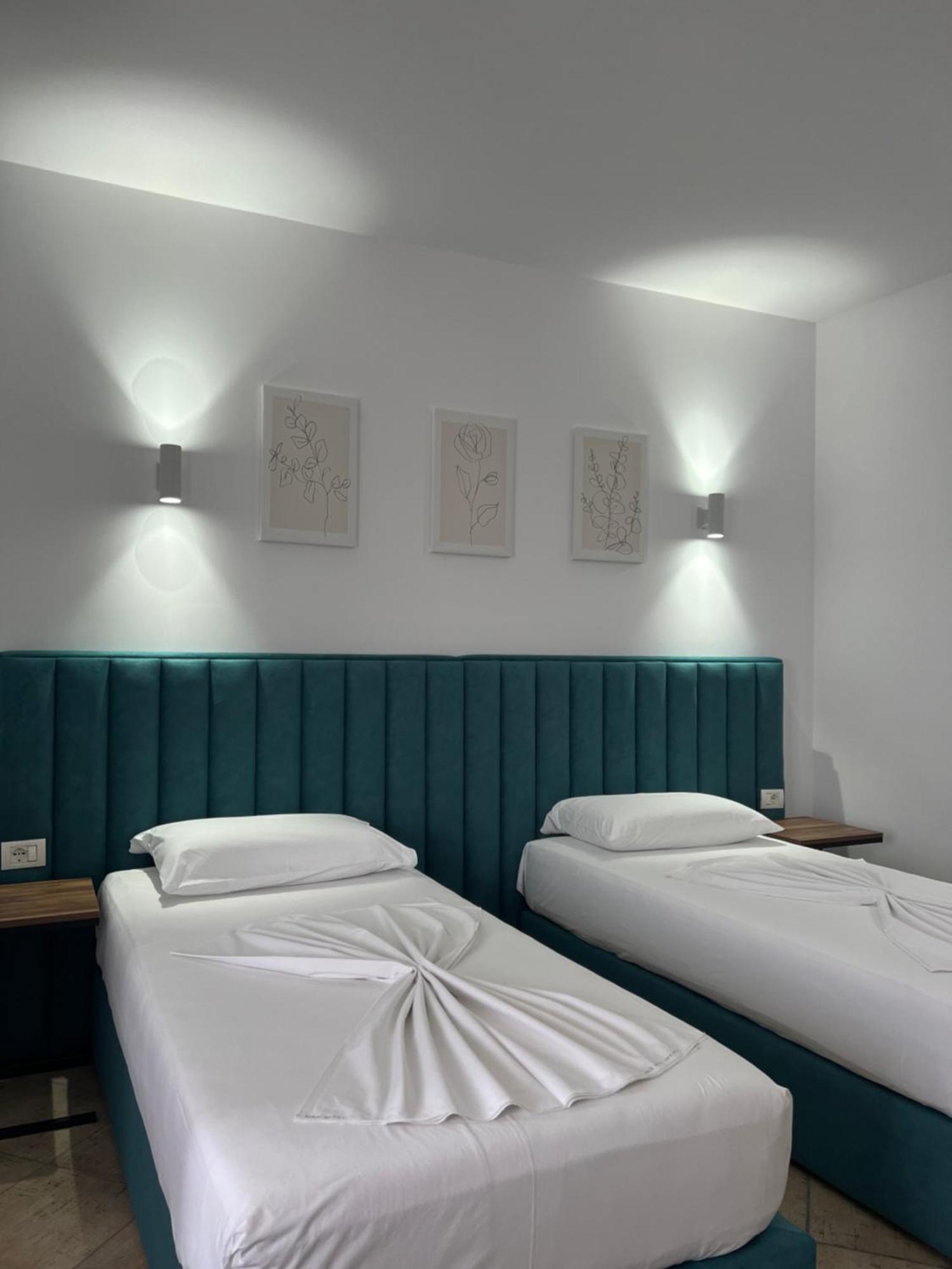 Hotel Floga Shkoder Ngoại thất bức ảnh