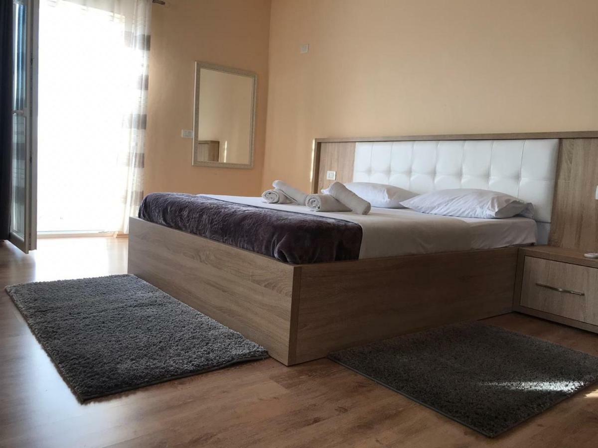Hotel Floga Shkoder Ngoại thất bức ảnh