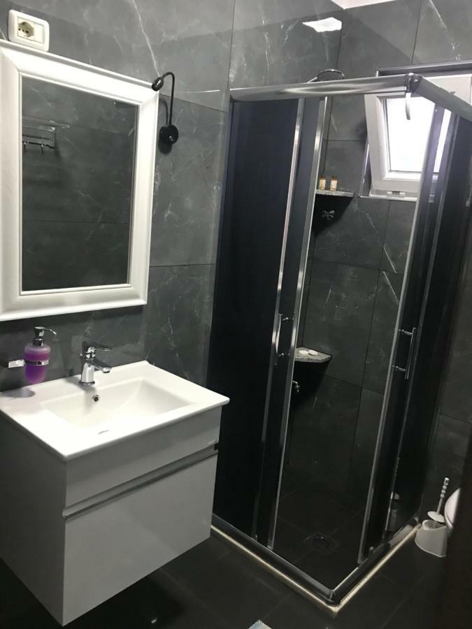 Hotel Floga Shkoder Ngoại thất bức ảnh